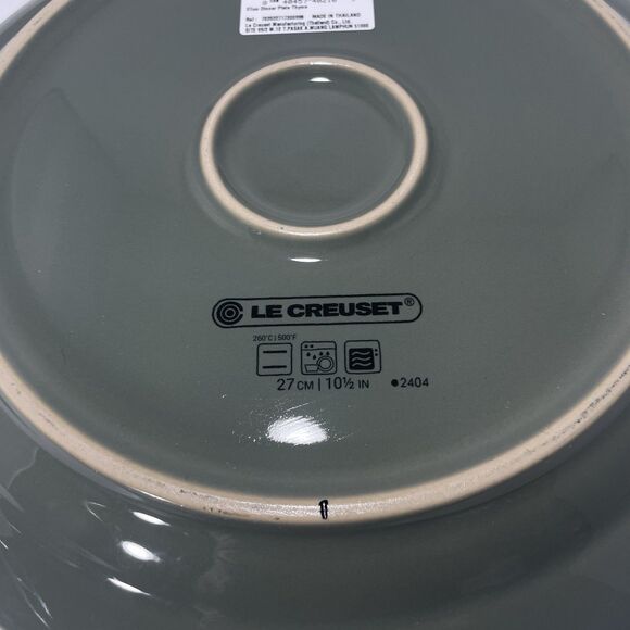 Le Creuset Dinner Plate 10-1/2"  27cm Thyme Green, New Second Choix - Picture 3 of 4
